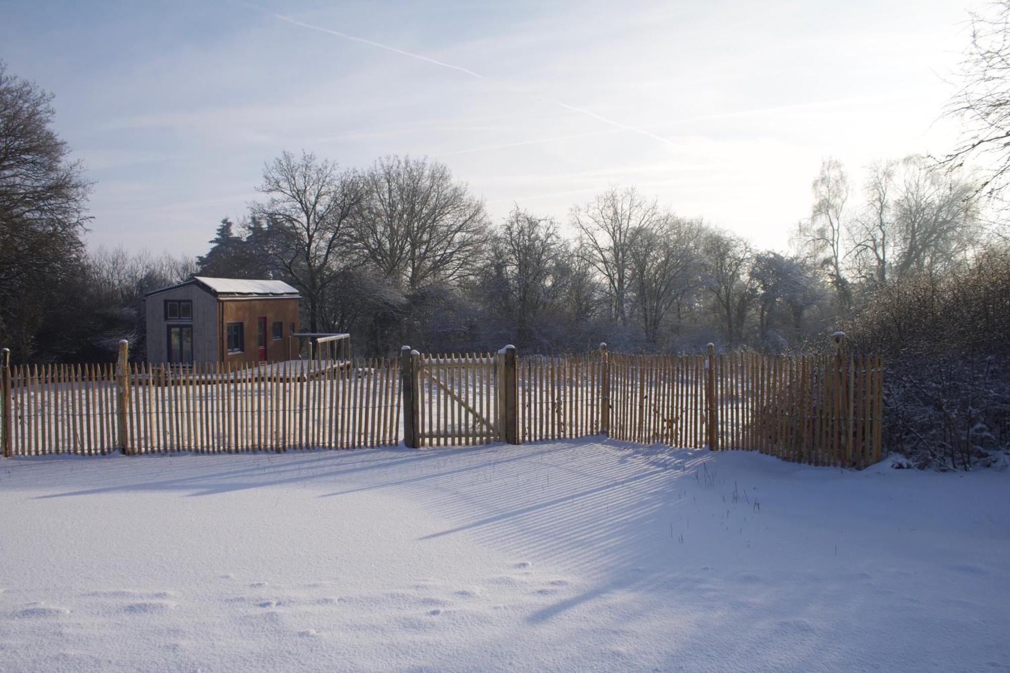 Tiny House Les Jours Heureux Sejour Nature Pres De Dinant Et Des Lacs De L Eau D Heure Villers-le-Gambon Exterior photo