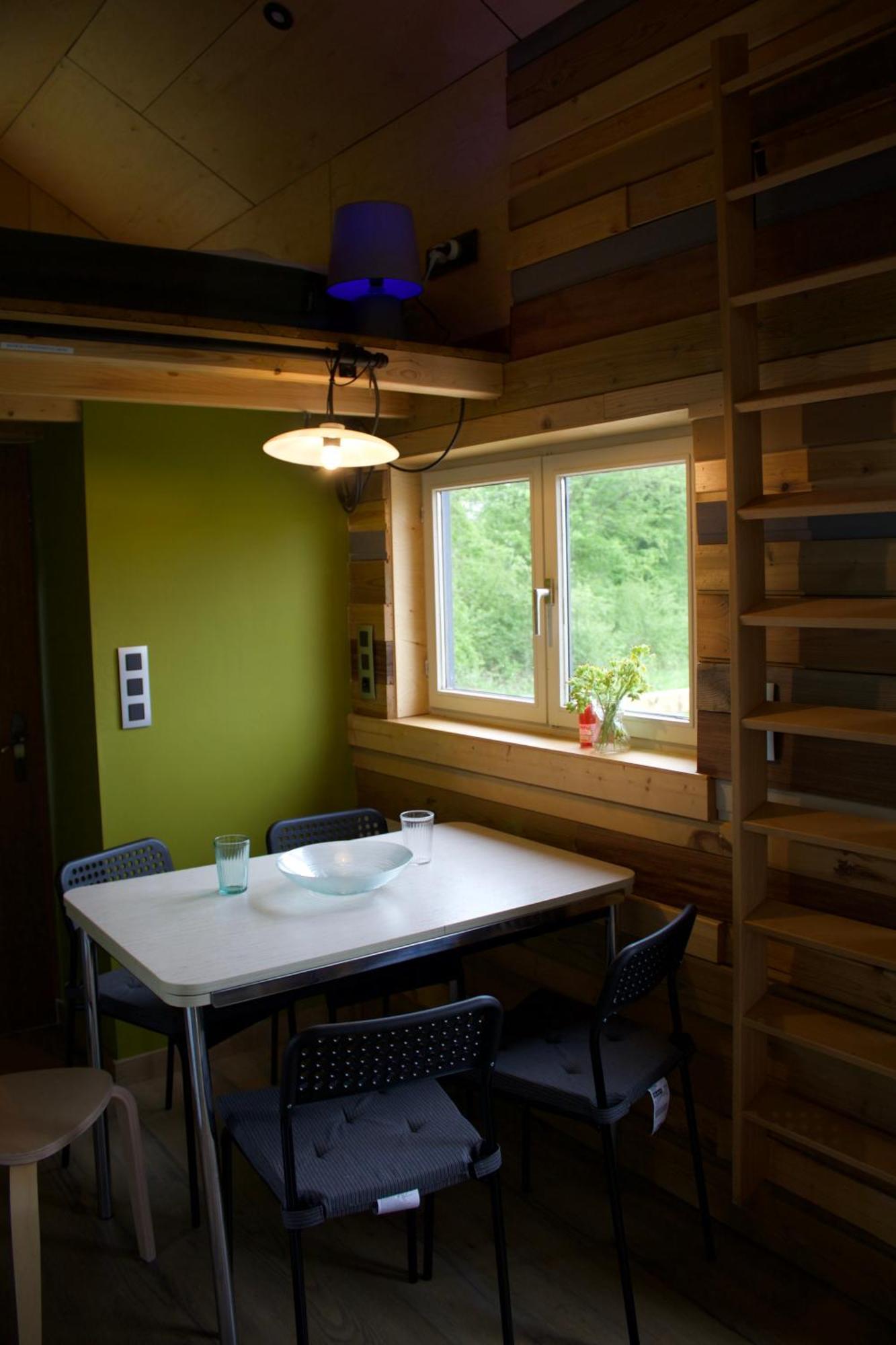 Tiny House Les Jours Heureux Sejour Nature Pres De Dinant Et Des Lacs De L Eau D Heure Villers-le-Gambon Exterior photo