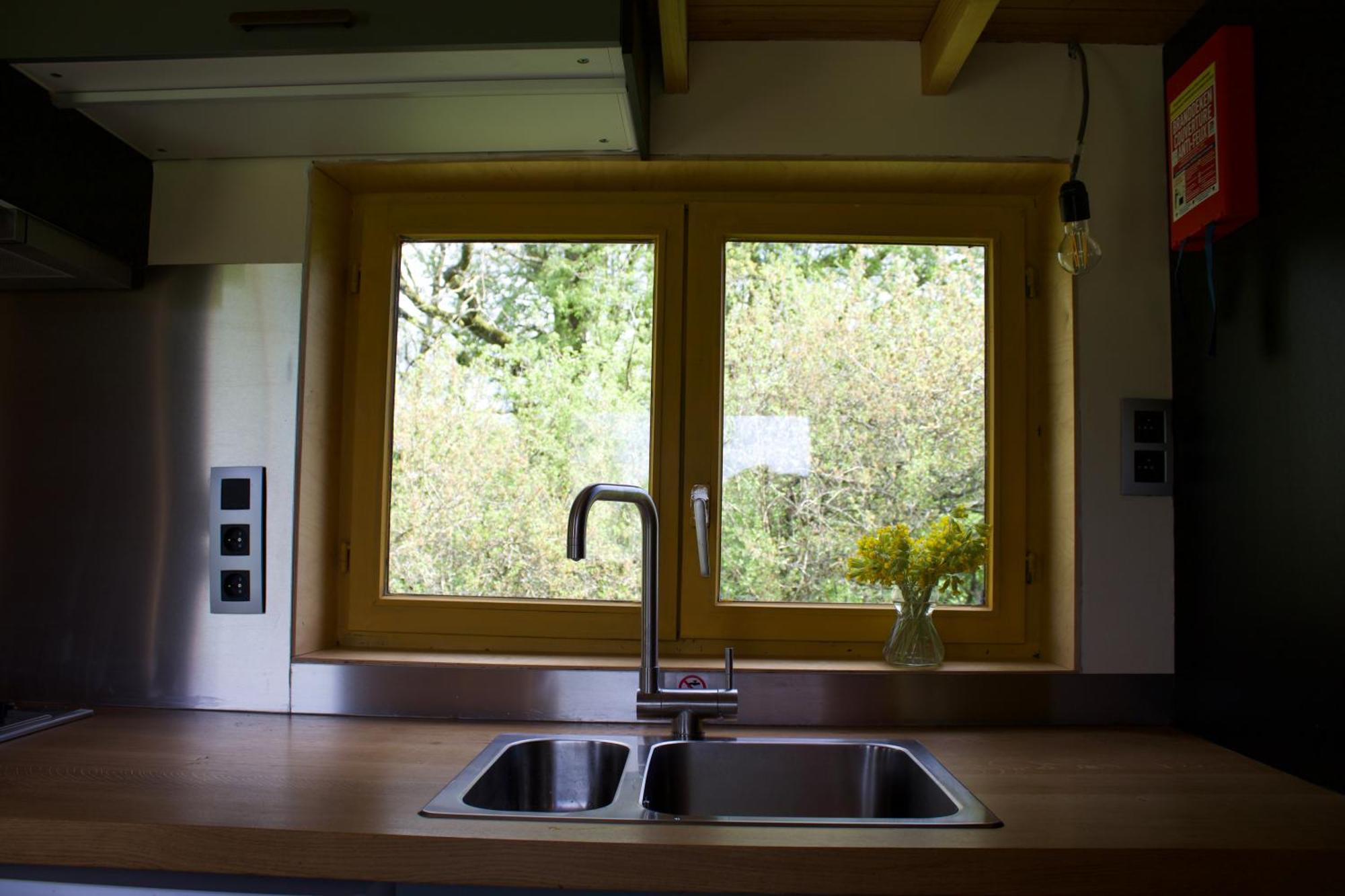 Tiny House Les Jours Heureux Sejour Nature Pres De Dinant Et Des Lacs De L Eau D Heure Villers-le-Gambon Exterior photo