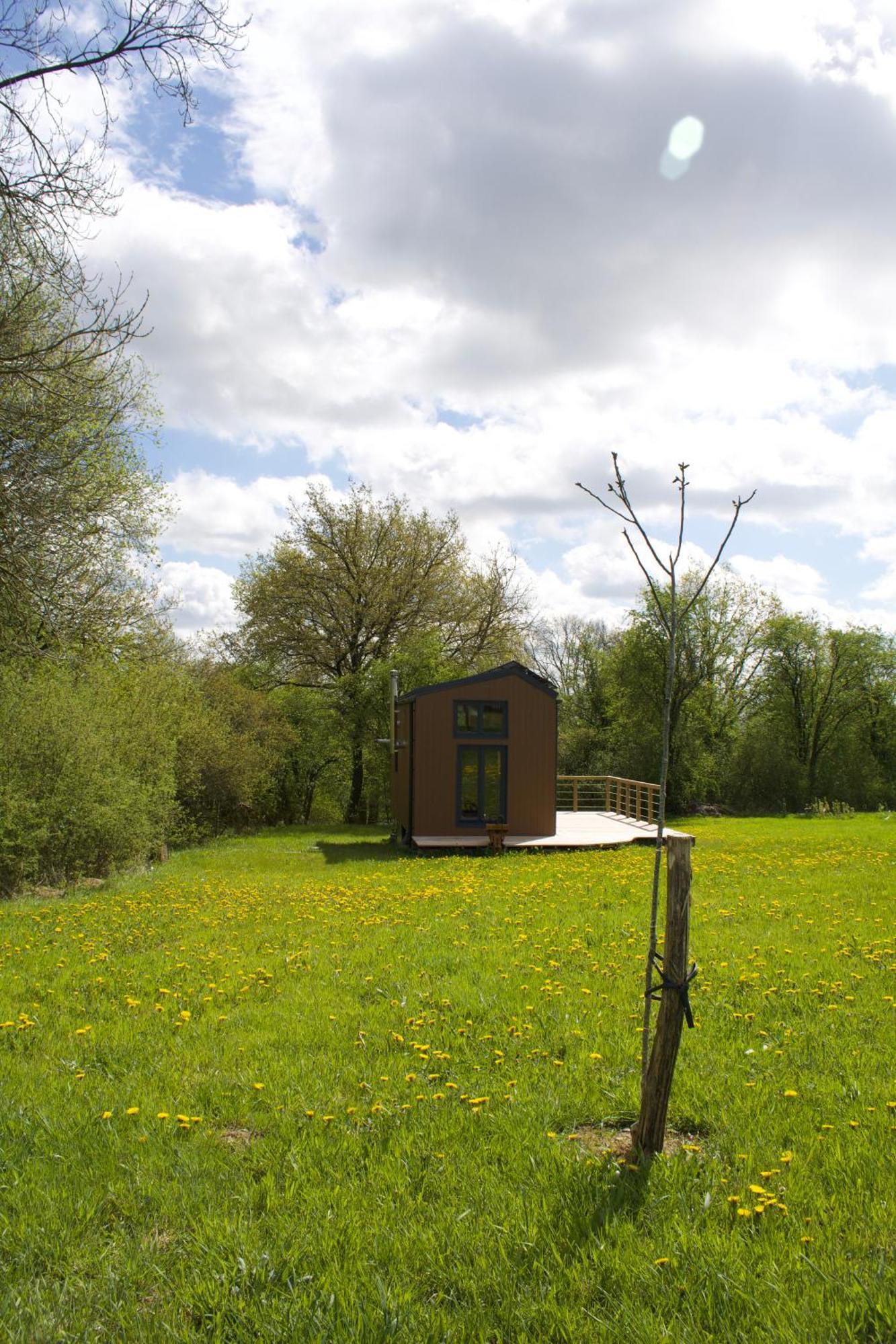 Tiny House Les Jours Heureux Sejour Nature Pres De Dinant Et Des Lacs De L Eau D Heure Villers-le-Gambon Exterior photo